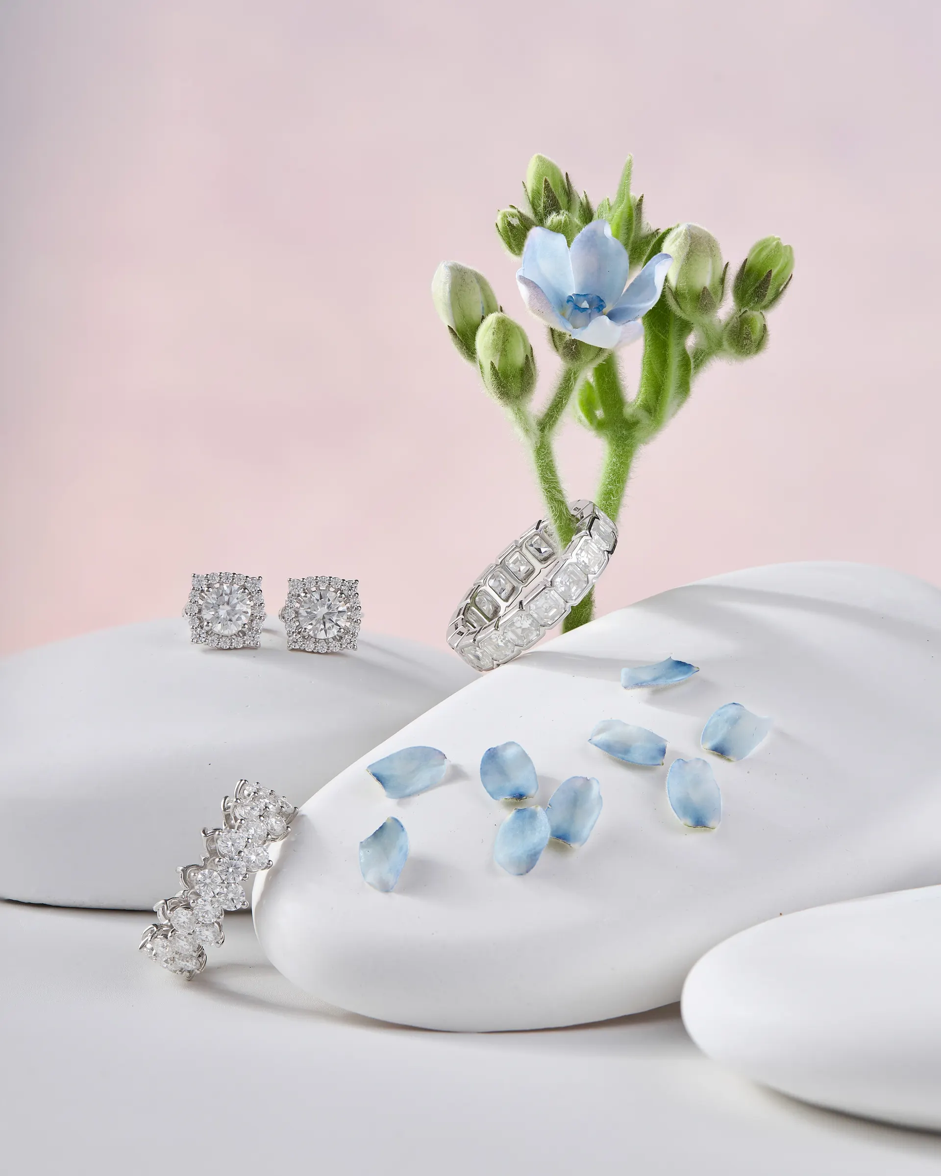 Why a beautiful ring begins with proportion, not carat