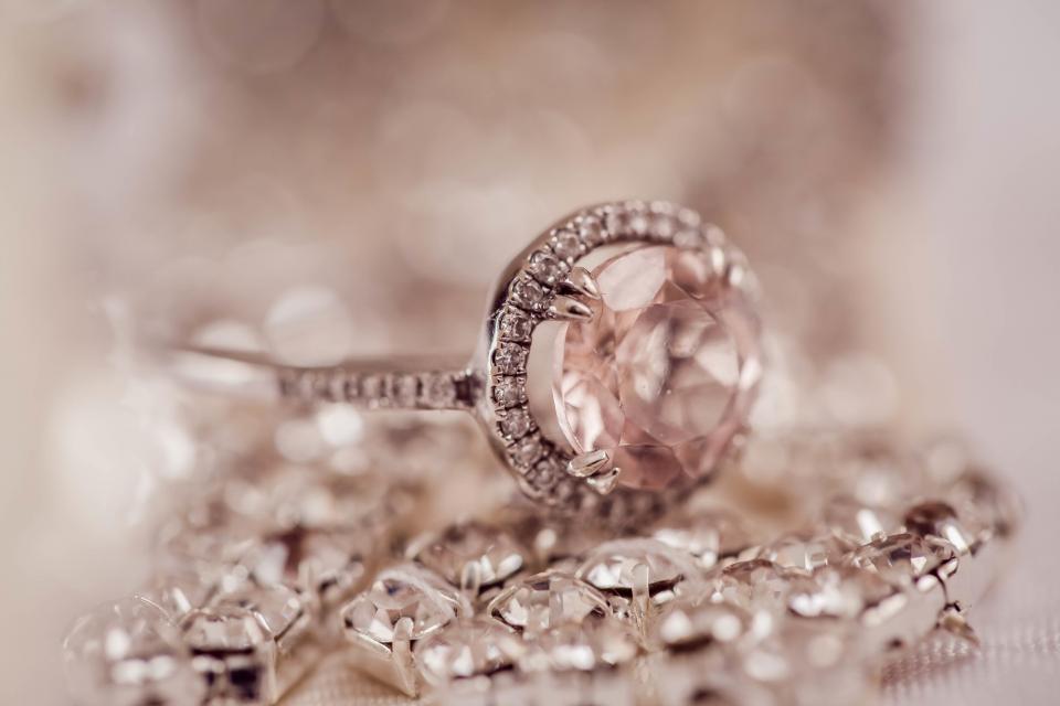 Lab diamond là gì? Cách chọn kim cương nuôi cấy cho trang sức hằng ngày