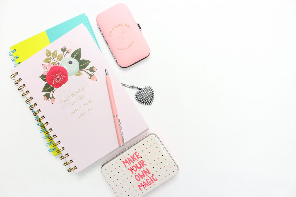 Chọn dáng nhẫn theo bàn tay: điều TeeTee&Co luôn nhìn trước